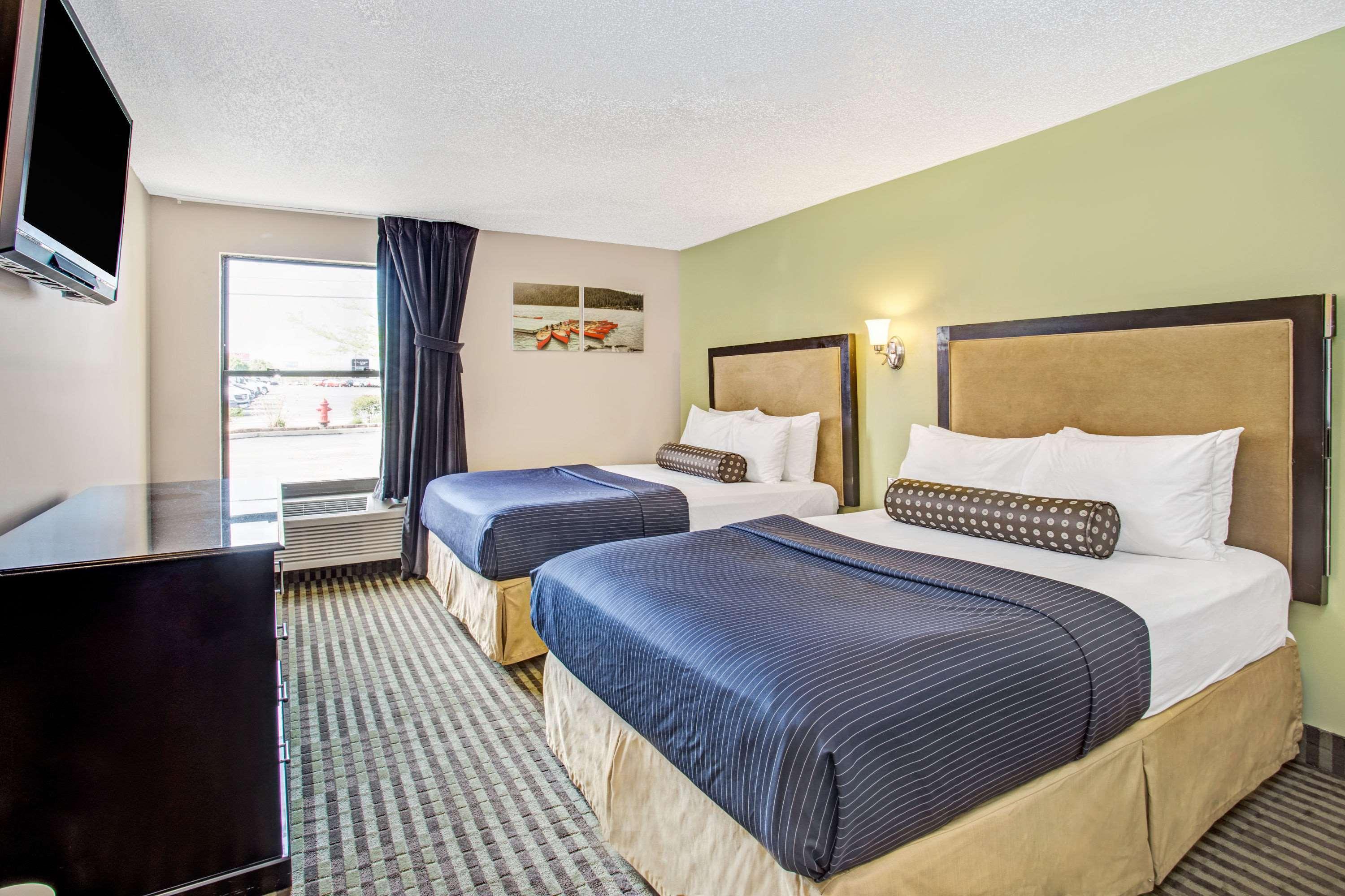 Days Inn By Wyndham Great Lakes Naval Base North Chicago Exterior foto