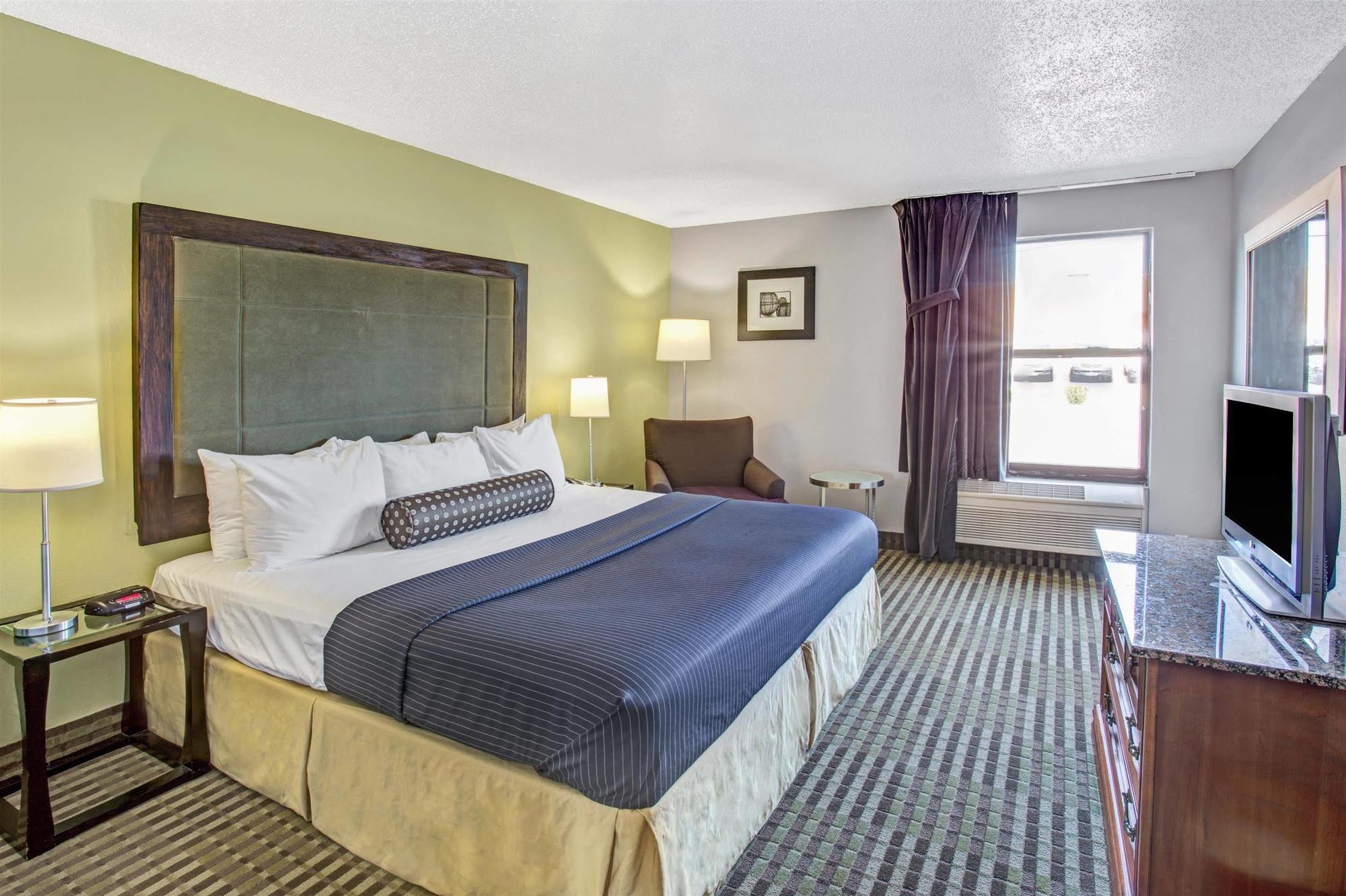 Days Inn By Wyndham Great Lakes Naval Base North Chicago Exterior foto